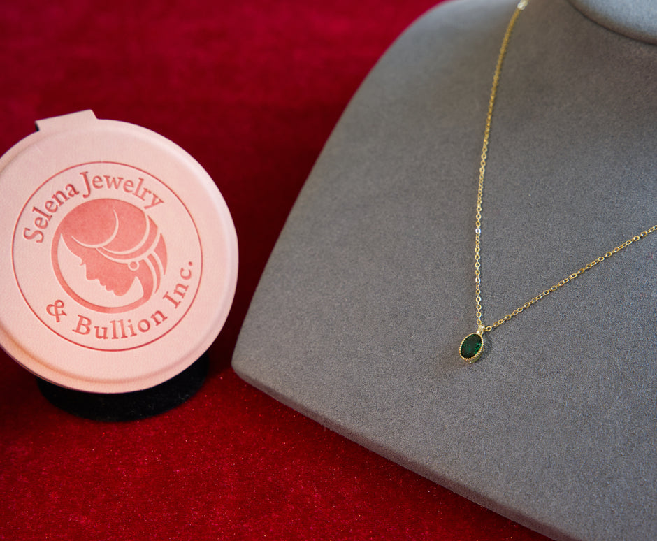 Selena Jewelry Bullion - Chambord Vintage Emerald Tone Oval Pendant Necklace