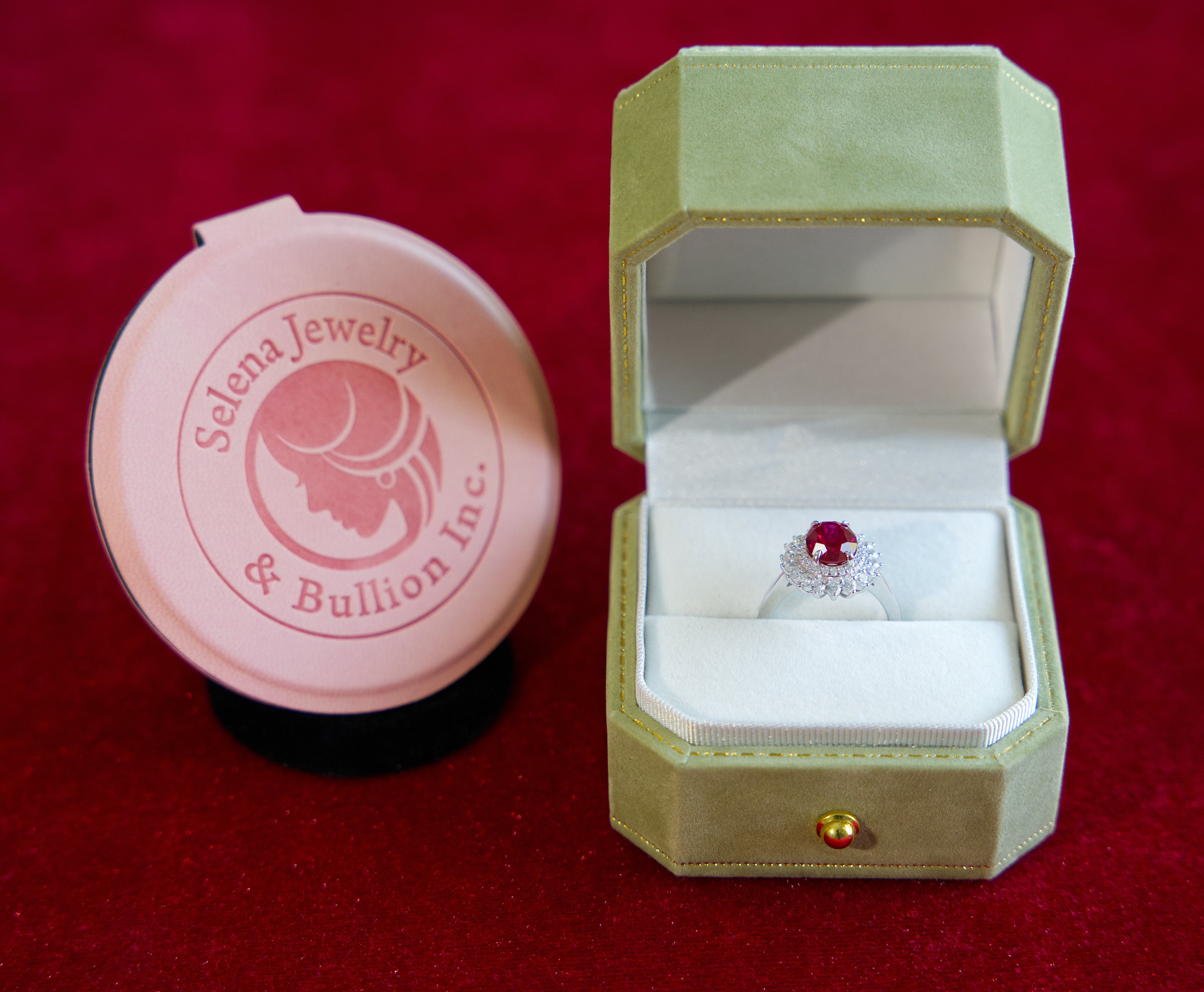 Selena Jewelry Bullion - Fontainebleau 2 carats Lab Grown Ruby Oval Sunburst Halo Ring